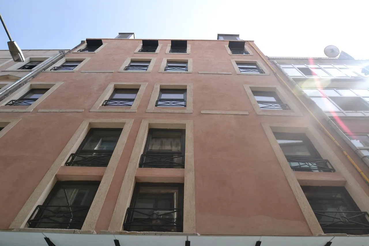 Uenver Galata Apart Istanbul 2*,