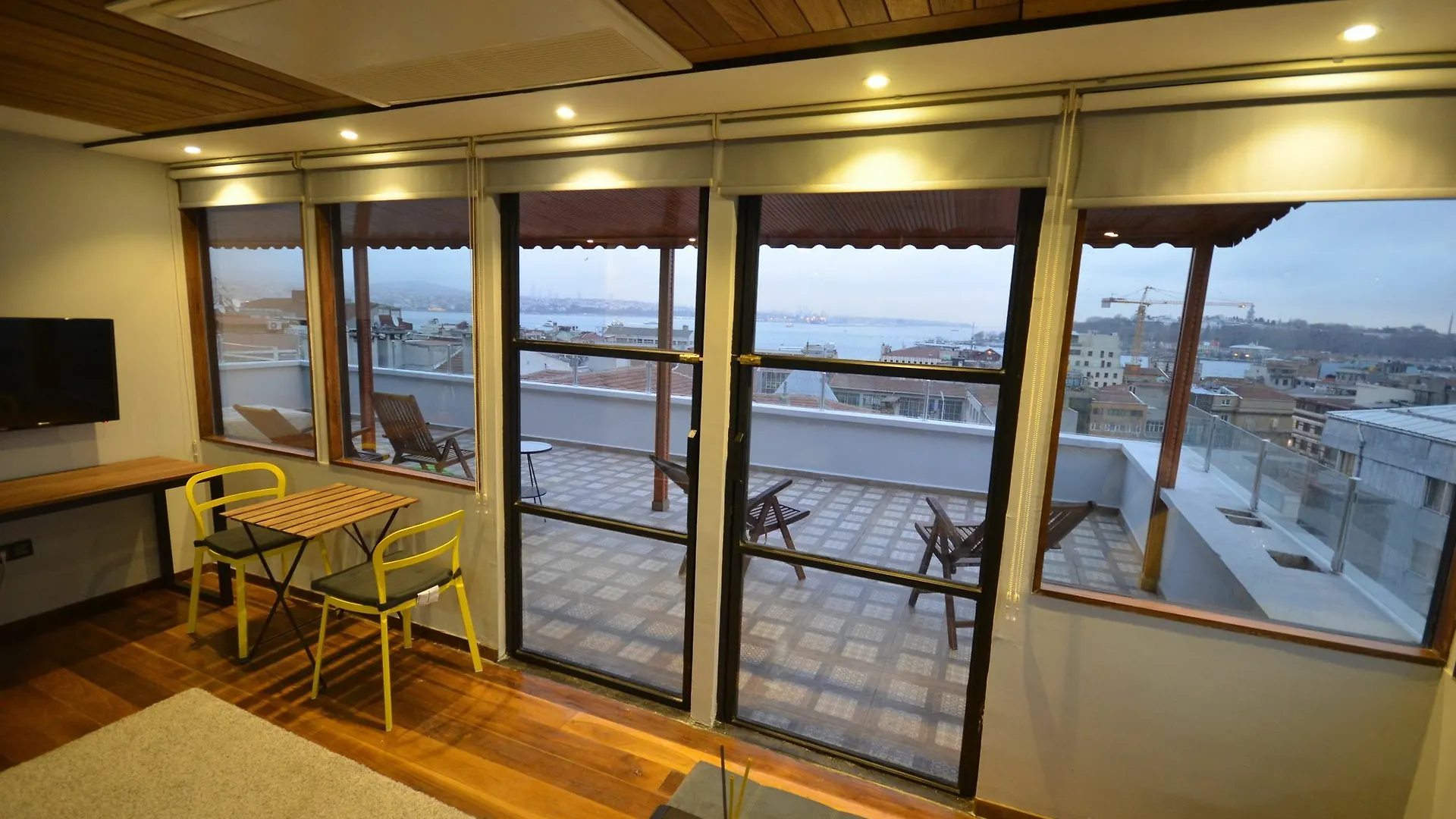 ** Aparthotel Uenver Galata Apart Istanbul Turkey